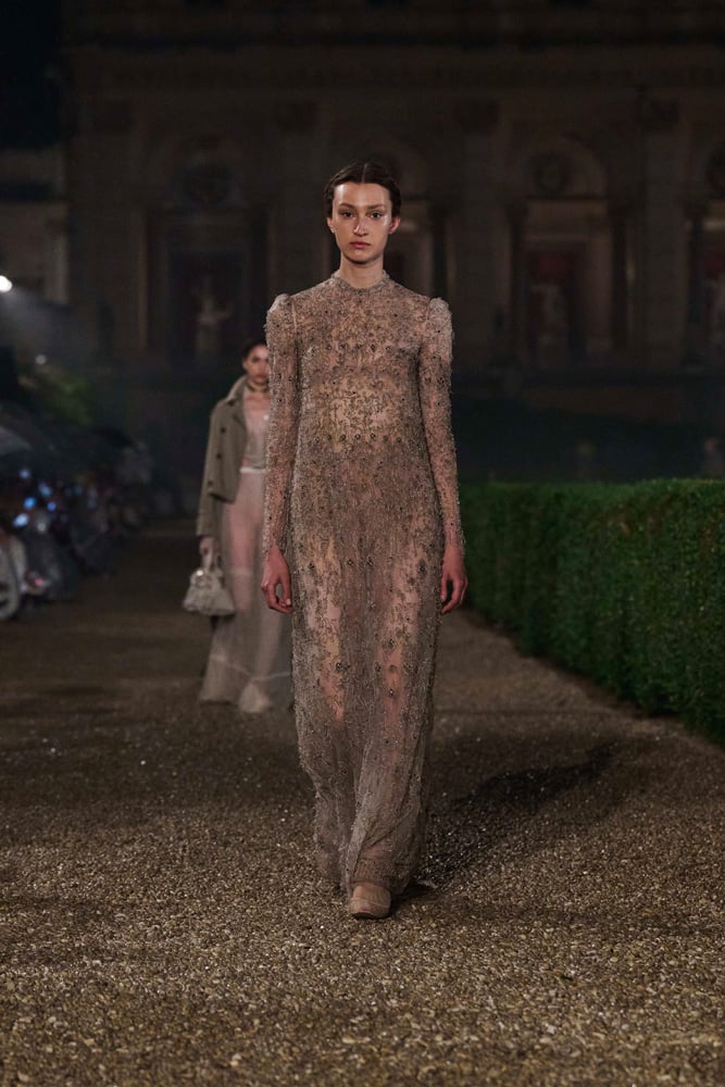 robe en dentelle Dior croisière 2026.