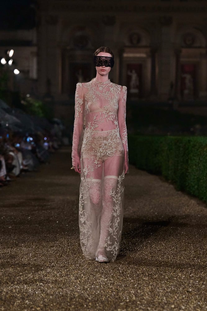 robe en dentelle Dior croisière 2026.
