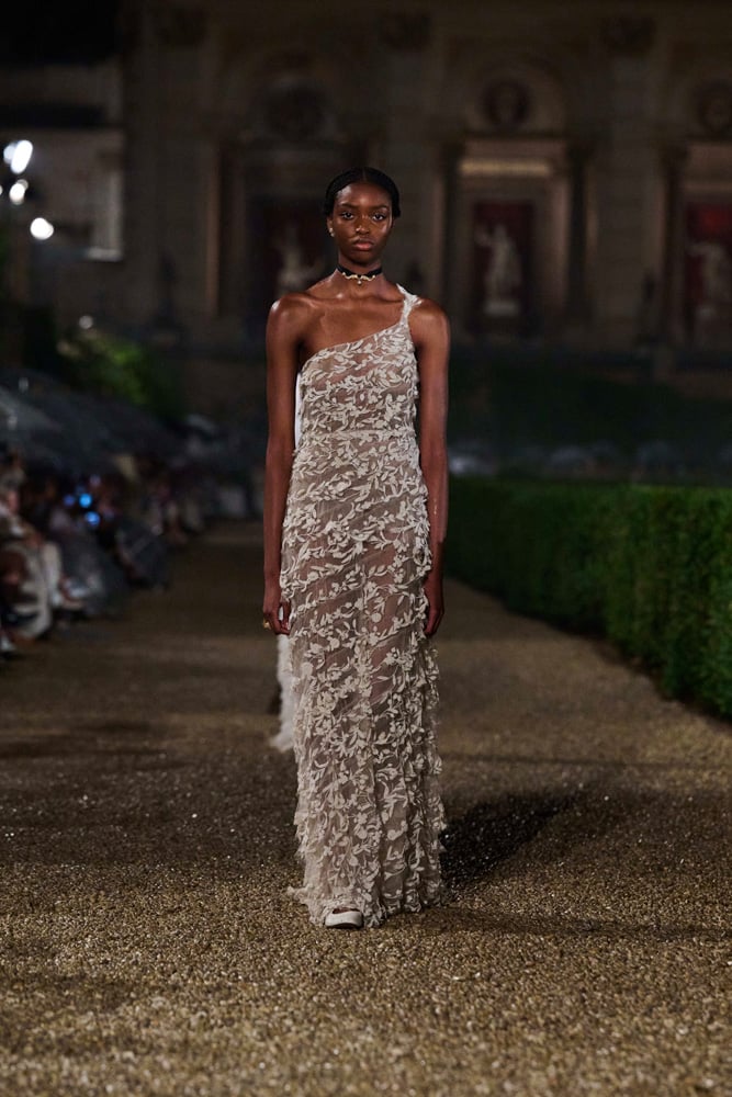 robe en dentelle blanche Dior croisière 2026