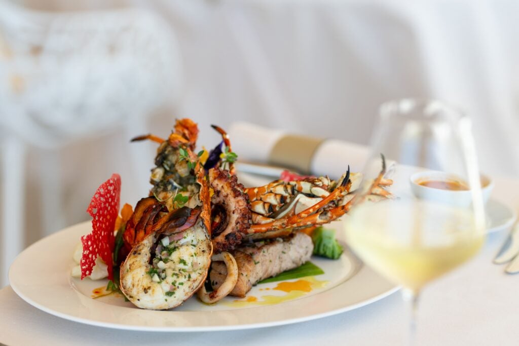 La proposition gastronomique de l'hôtel White Sand s'inspire des différentes recettes swahilies.