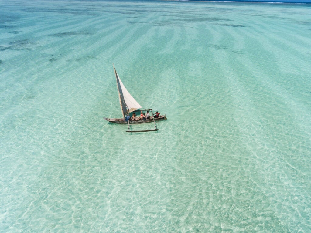 Une virée sur les eaux turquoise de l'archipel de Zanzibar au large de la Tanzanie organisée par l'hôtel White Sand.