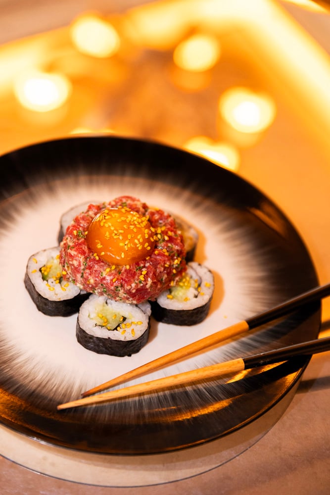 Maki servi au restaurant l'avenutre à Paris.