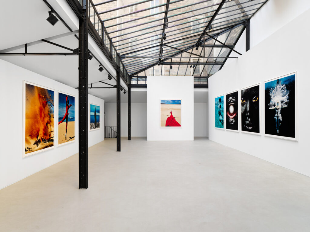Vue de l'exposition “Txema Yeste & Numéro”, Reiffers Art Center, Paris. Courtesy of Galeria Alta. Photo : Aurélien Mole.