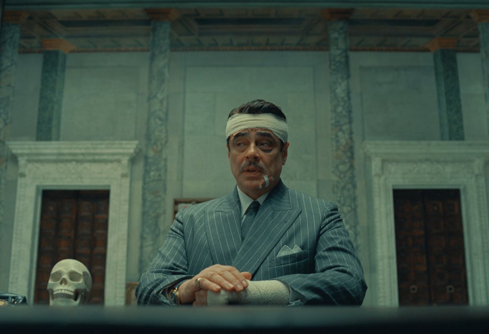 Benicio Del Toro dans le film The Phoenician Scheme (2025) © TPS Productions/Focus Features.