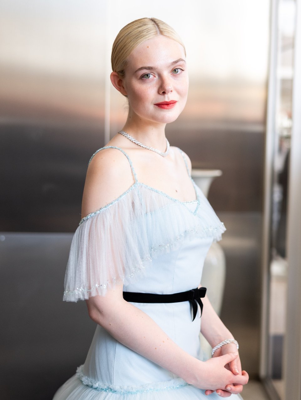 Elle Fanning à l'hötel Martinez avant la cérémonie de clôture du Festival de Cannes, le 24 mai 2025. Photo par Arnold Jerocki/GC Images.