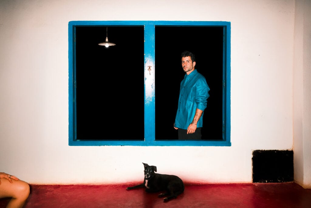 L'artiste Lucas Arruda photographié par Vidar Logi au Brésil pour Numéro art.
