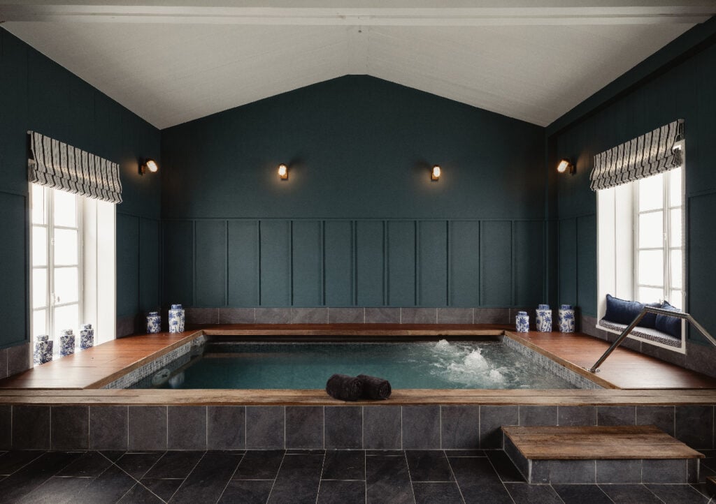 Hôtel La Mission sur l'île d'Yeu, le Spa Nuxe et son bassin de nage 