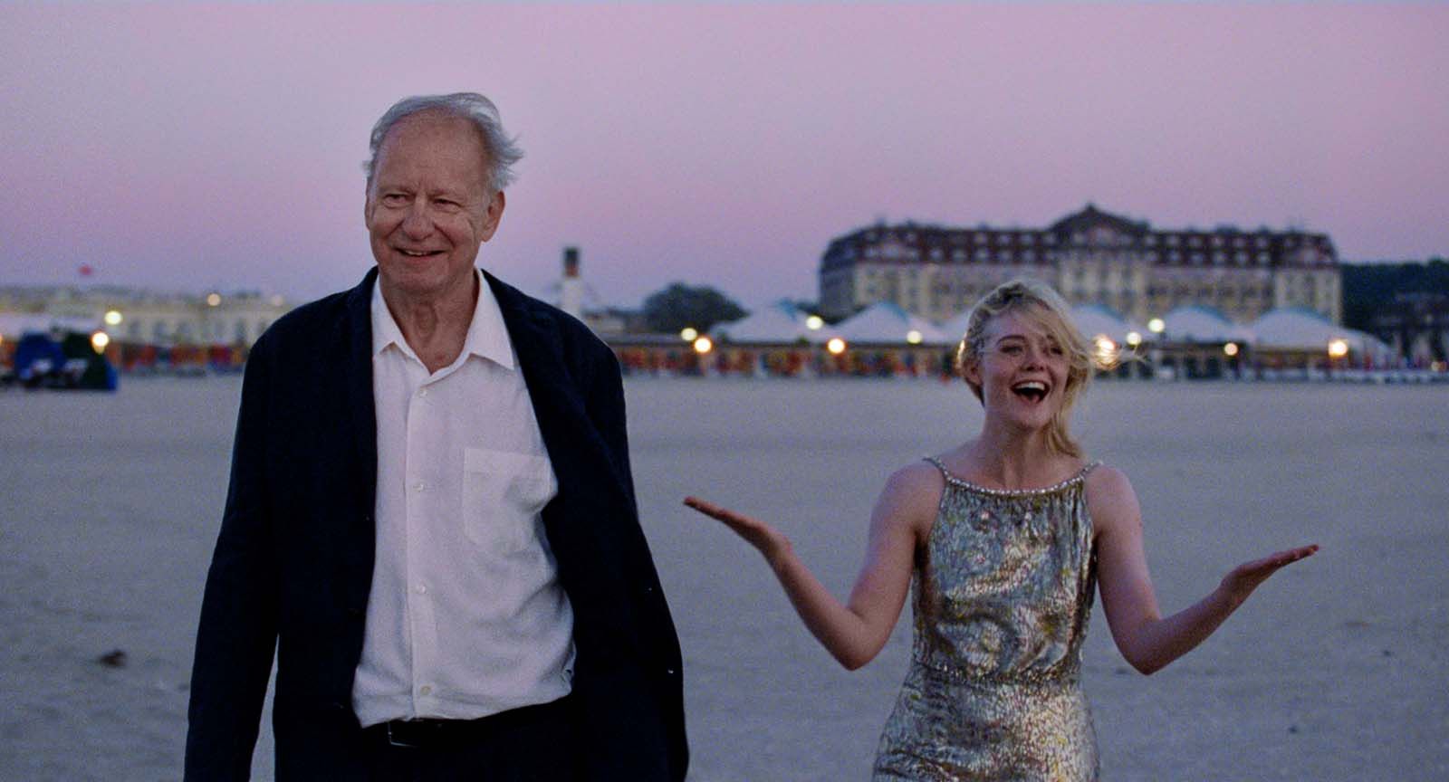 Stellan Skarsgårg et Elle Fanning dans Valeur sentimentale.