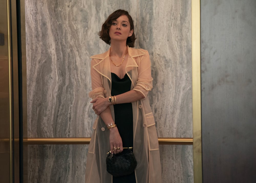 Photo de Marion Cotillard dans la saison 4 de la série The Morning Show.