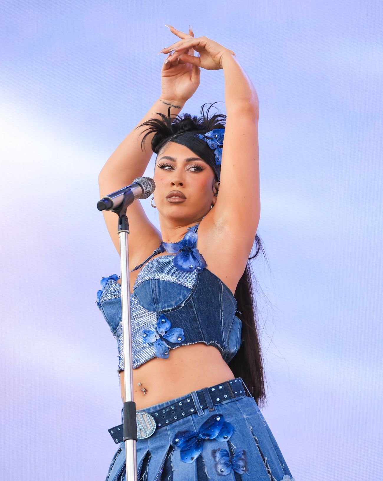 La chanteuse Kali Uchis dévoile son cinquième album studio Sincerely. Découvrez 5 collaborations méconnues.